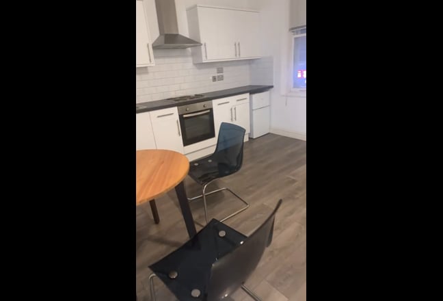 First Floor Studio in Wimbledon*Couple Allowed* Main Photo