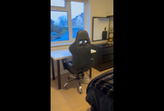 2 Double & 1 Single room Headington Main Photo