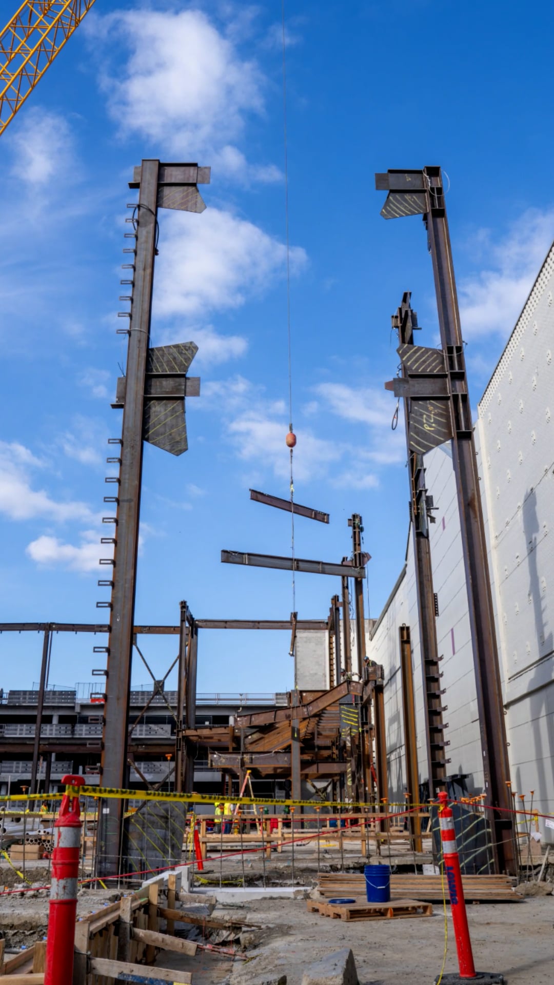 AEG Music Venue Portland Steel Erection | Videos & Movies on Vimeo