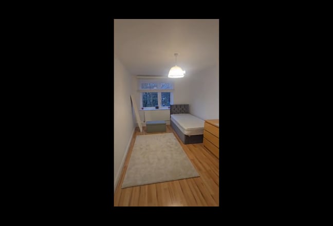 Spacious Bright Double Room to let Acton Gardens  Main Photo