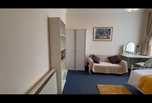 Wood green N22 Large Furnished Room Main Photo