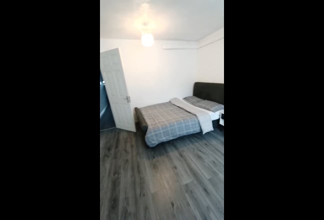 2 large furnished room to let in shared house Main Photo