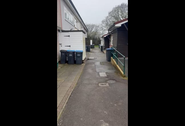 Double room and single available for professionals Main Photo