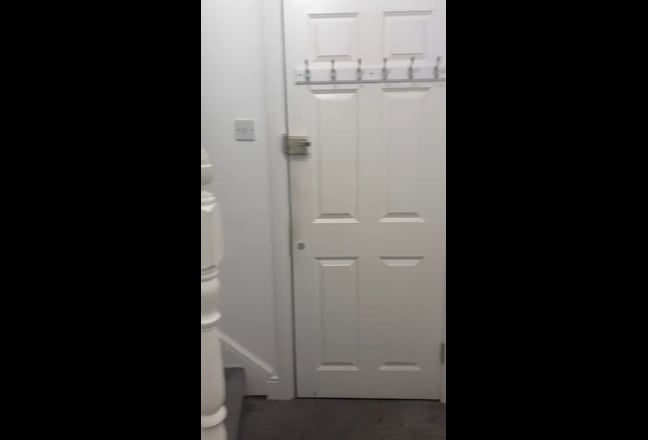 Big room with king bed 5 mins Streatham Station Main Photo