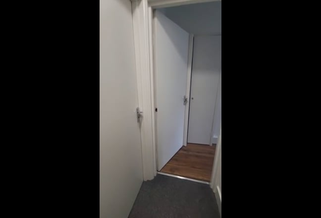 Cosy Room In Luxurious House  Main Photo