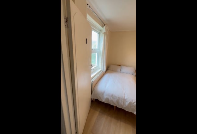 &pound;200 First Month | Double | Bills Inc Main Photo