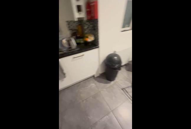 Spacious furnished double room in 2 bedroom house  Main Photo