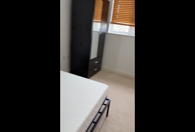 Furnished room Main Photo