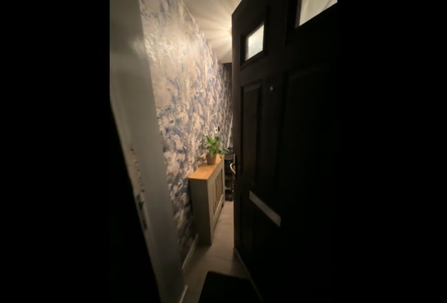 Furnished double room for rent including bills Main Photo