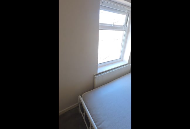 Double room available in Denton centre Main Photo