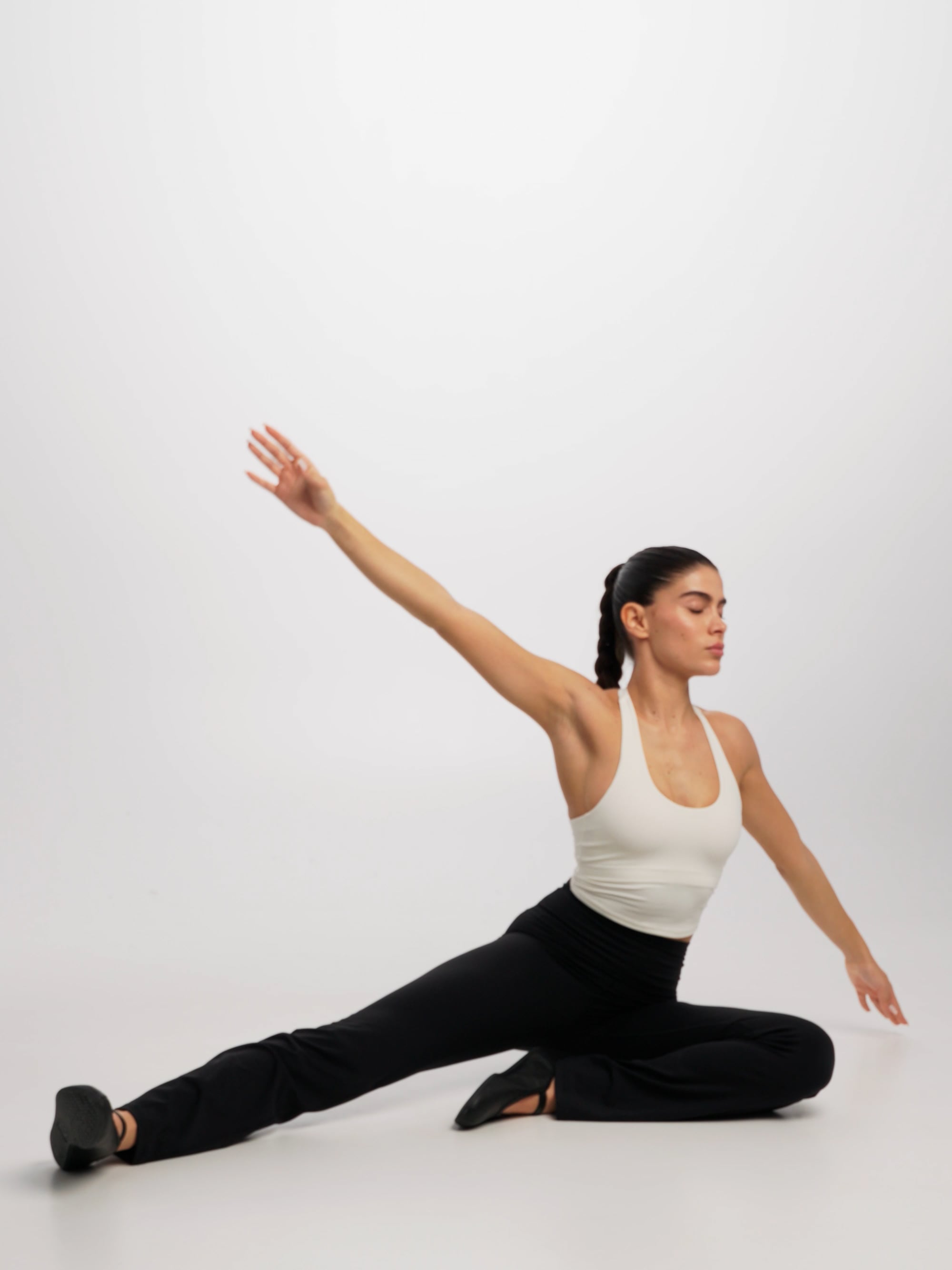 גופייה עם חזייה פנימית מבד ilios