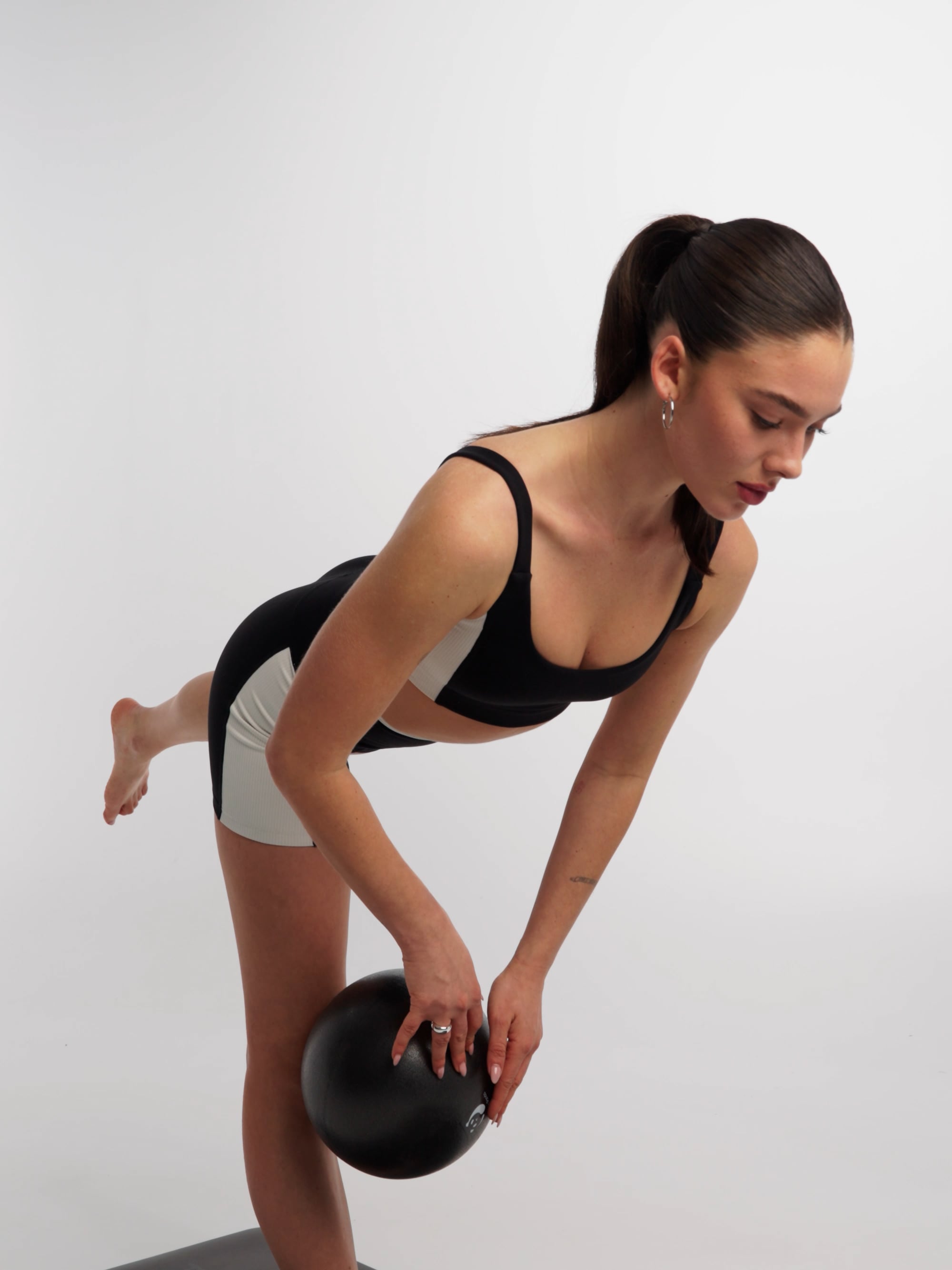 חזיית ספורט פאנל ריב מבד ilios