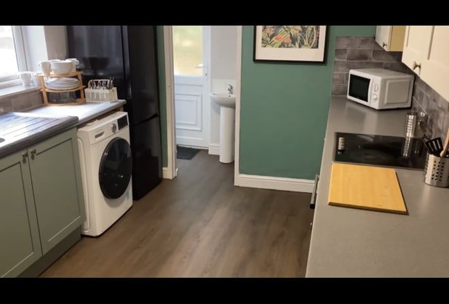 For graduate profs/ postgrads.Princes/Newland Ave. Main Photo