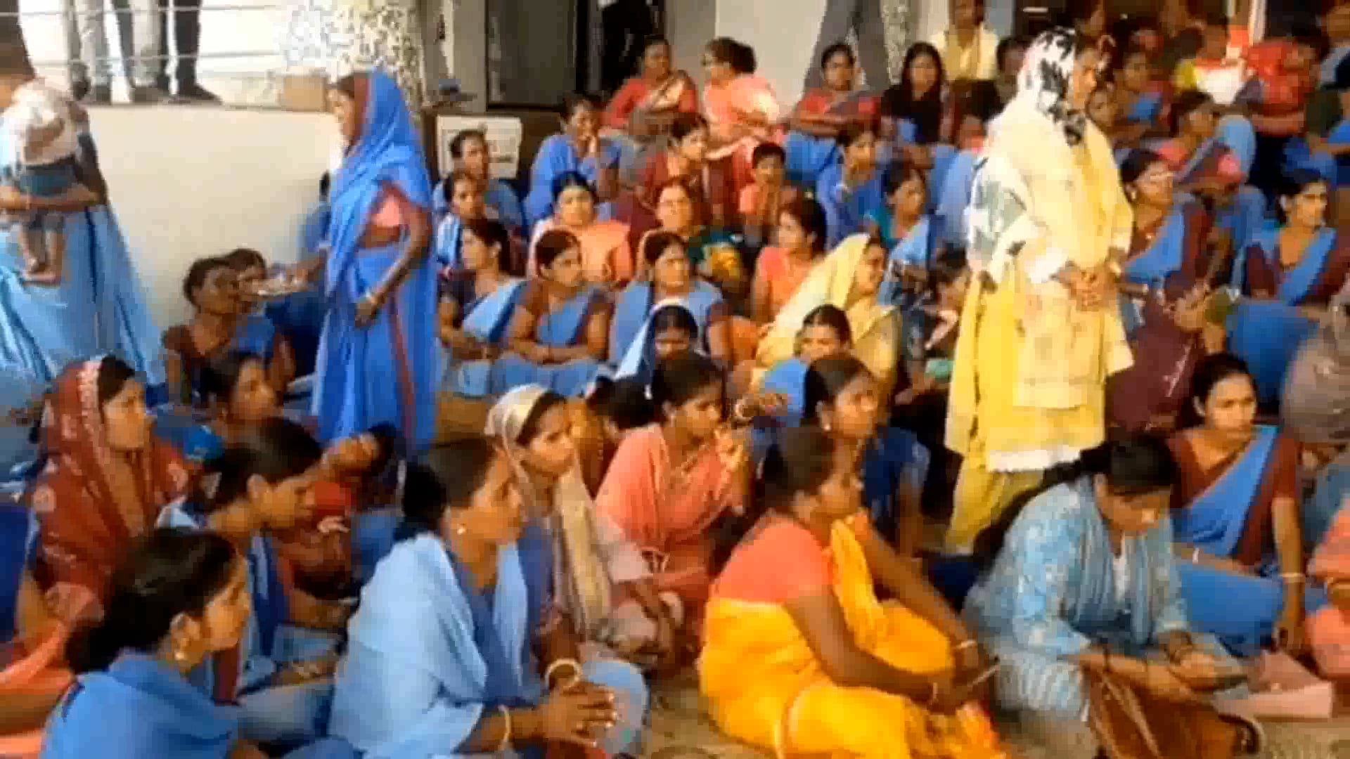  गिरिडीह समाहरणालय में जल सहिया दीदीयों का उग्र प्रदर्शन#GIRIDIH