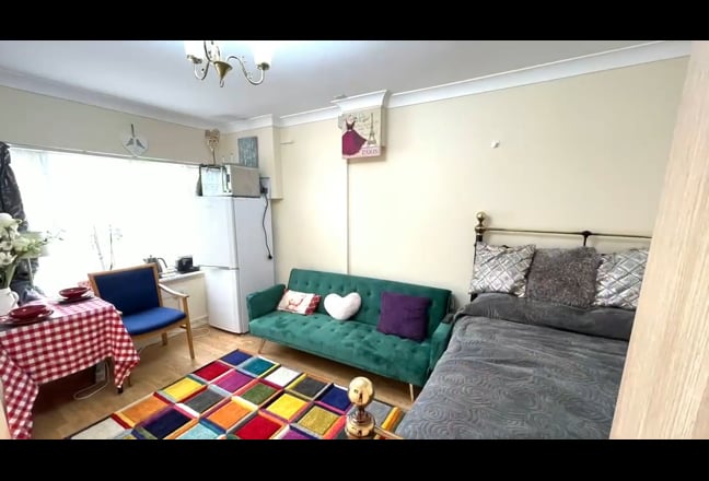 Large studio flat/ Sutton Coldfield/ Good Hope Hos Main Photo