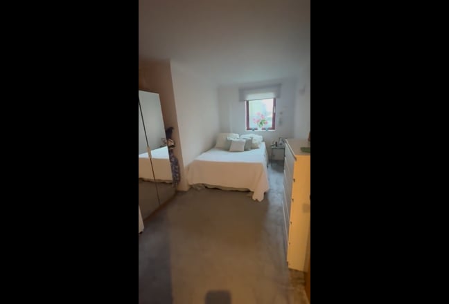 Cozy Room | Imperial Wharf| Chelsea Harbour Main Photo