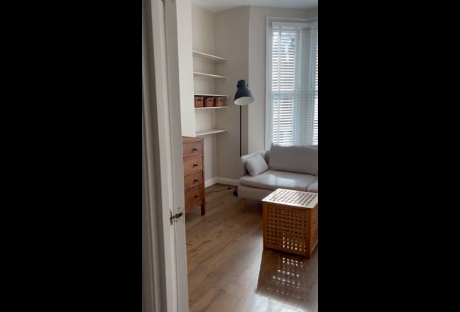 1 bed flat in Queens Park Main Photo