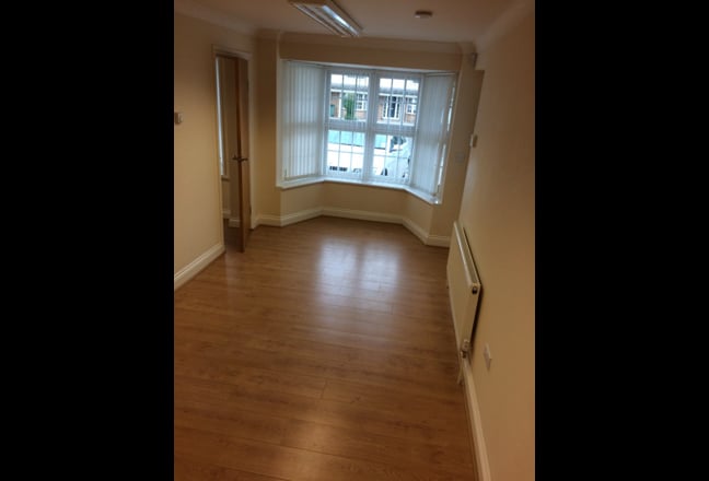 1 Bed Flat, Windsor &pound;1295 pcm including bills Main Photo