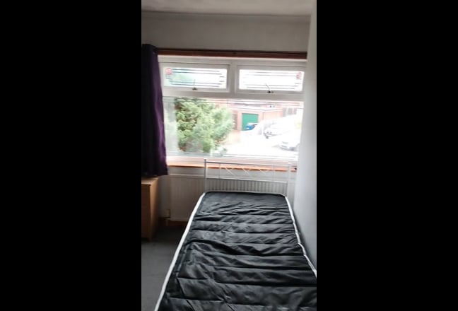 Room For Rent  Main Photo