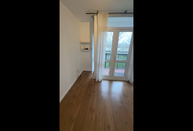 1 Bed Flat with Lift  Main Photo