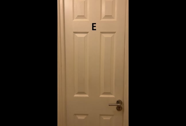 Modern En-suite Room. Hi speed wifi. Nr High St Main Photo