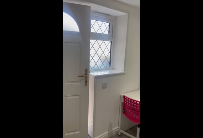 Sutton Wallington studio Double bed Main Photo