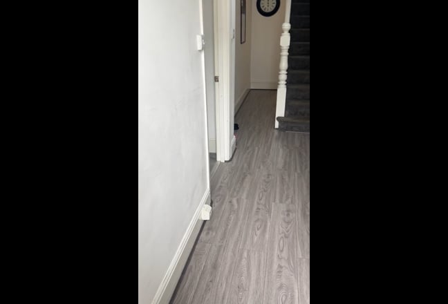 Spacious Double Room Females preferred Main Photo