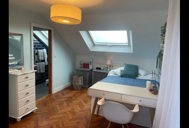 Large Double Room with Ensuite in Central Hove Main Photo