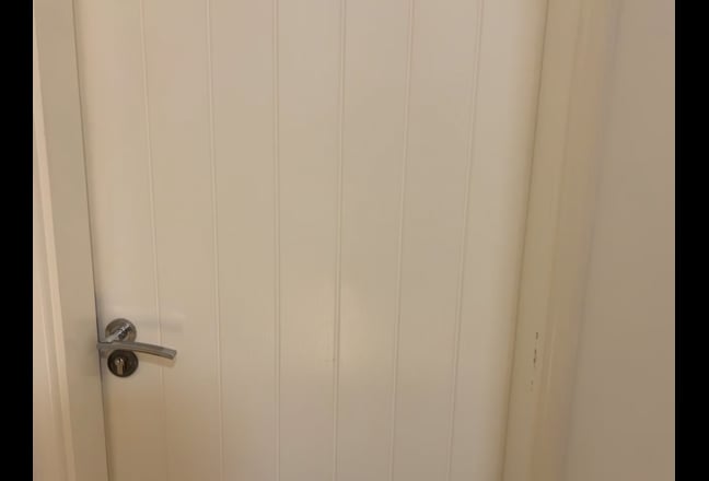 A spacious studio flat Main Photo