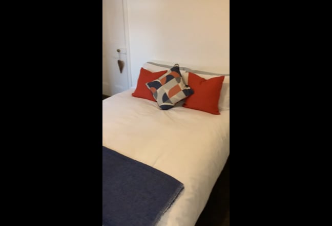 All male house share - perfect location!!  Main Photo