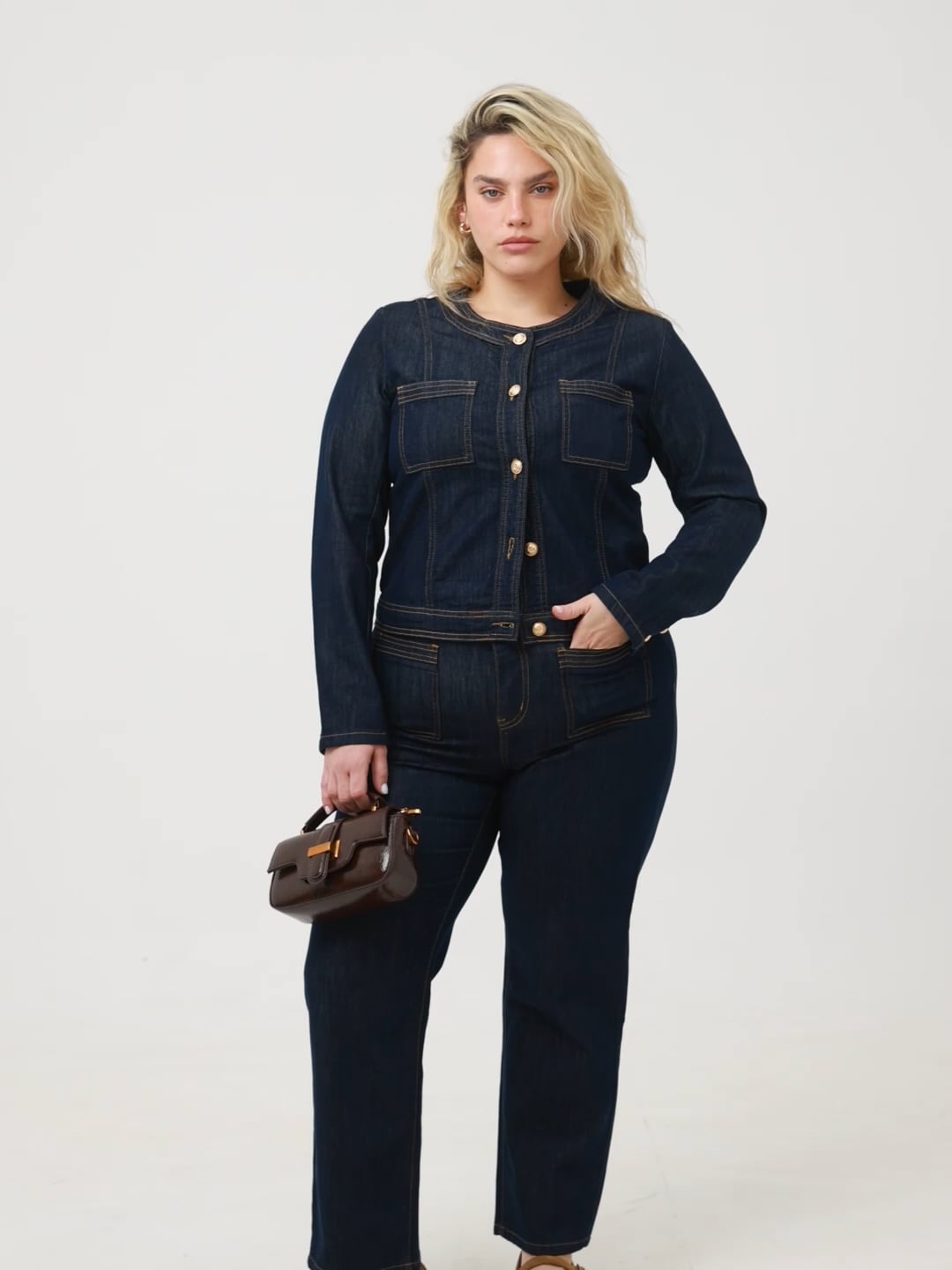 JUMP & ONOT,379.9000,זקט גינס כפתורי זהב,in-stock