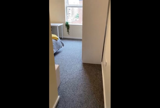 En Suite 🛏 Near Stockport Station 🚉 Main Photo