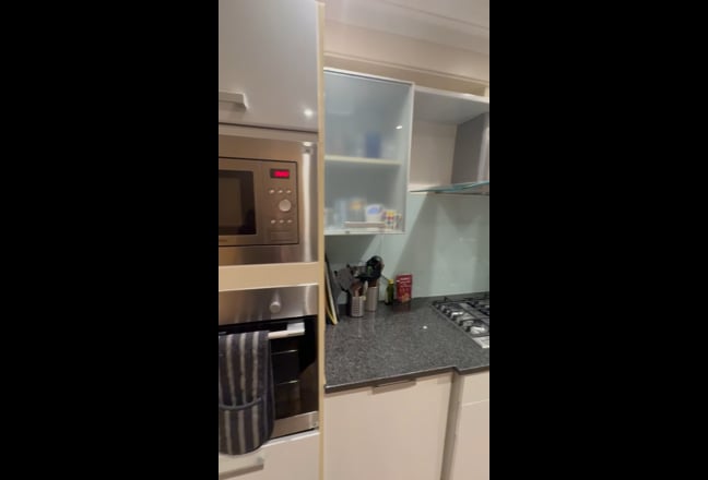 Large en-suite in Vauxhall/Oval - &pound;1350 inc bills! Main Photo