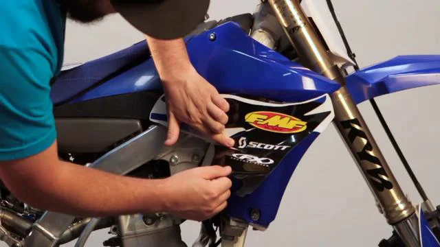 FACTORY EFFEX : KAWASAKI Swing Arm Decal [D0394]