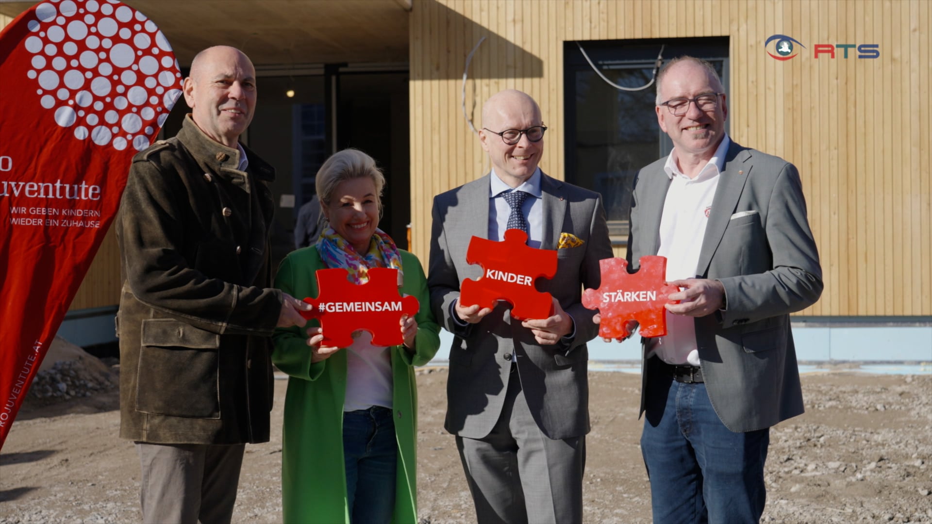 firstfeier-pro-juventute-gibt-kindern-und-jugendlichen-ein-neues-zuhause