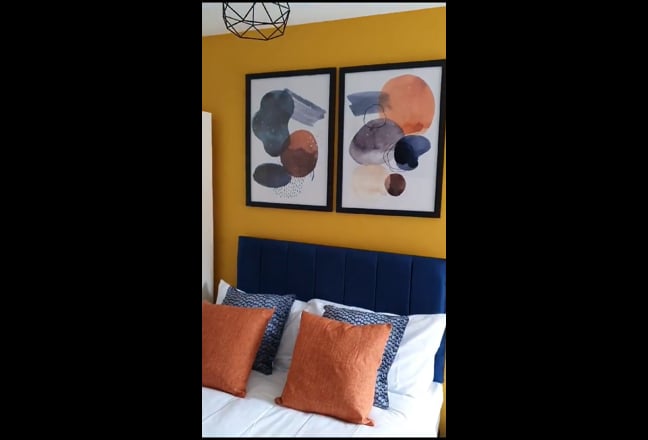 Room with ensuite, parking and garden Main Photo