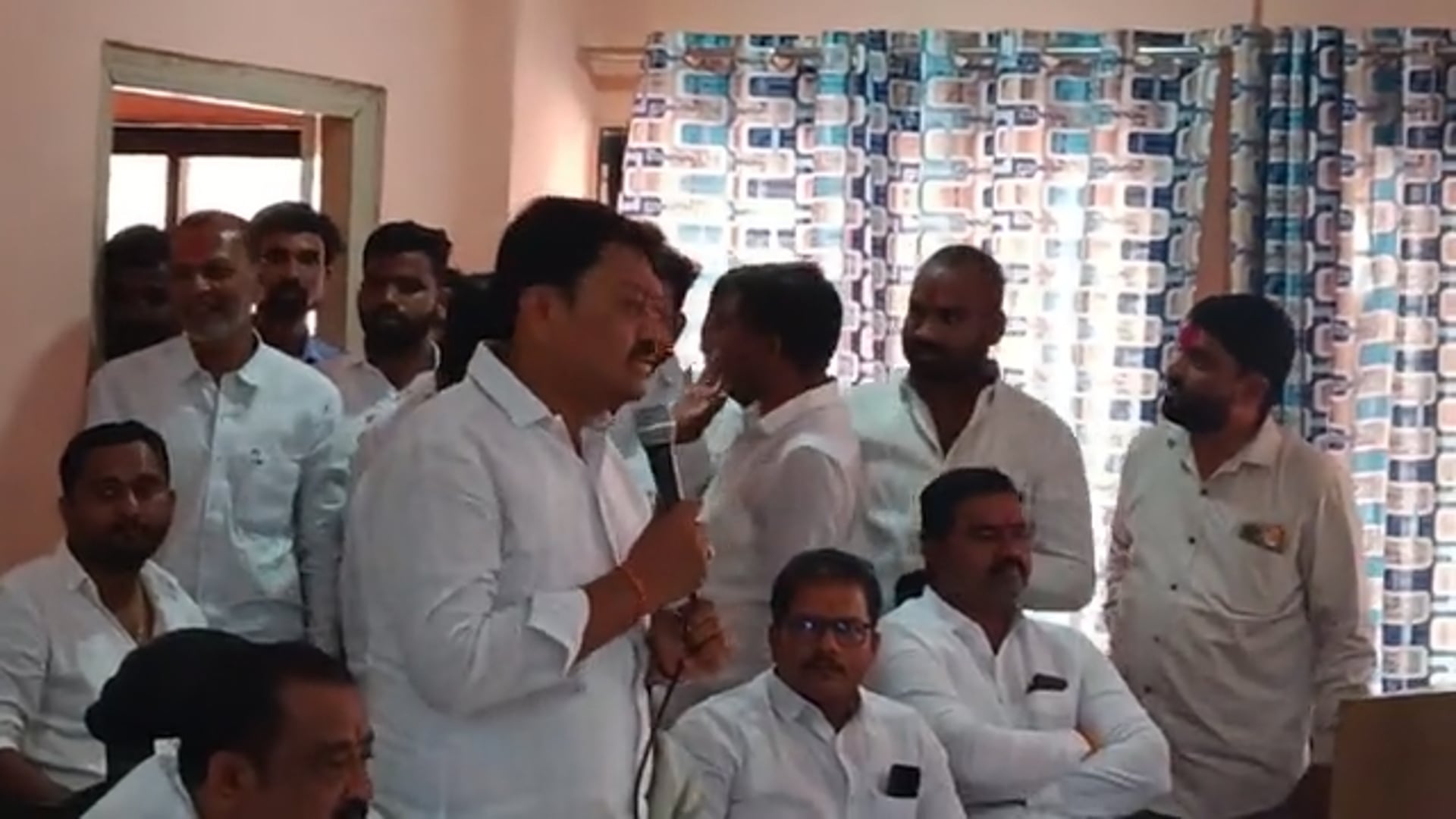 सभापती निवडी नंतर बोलताना
अनिल पाटील