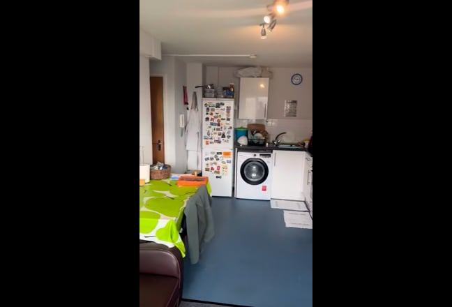 Spacious Room | 4-Bed Flatshare | Bills Included Main Photo