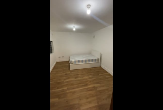 All Brand New - 1 bed Flat with separate entrance  Main Photo