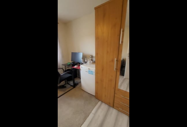 2 bargain refurbished rooms available in Stoke New Main Photo