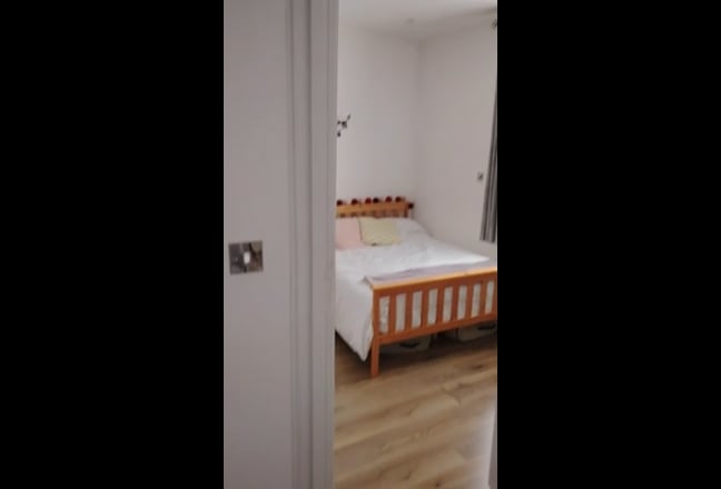 En- suite room in Camden Town :)  Main Photo