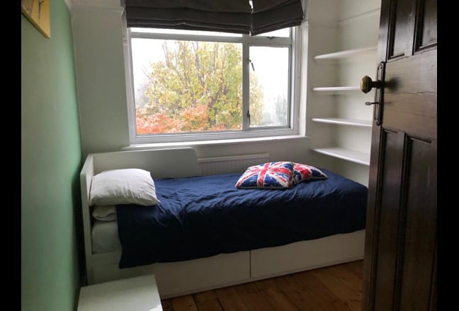 Sunny and cosy  Double Room in West Norwood Main Photo