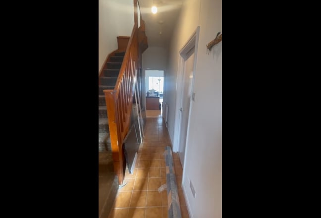 2 friends look for 2 other housemates Main Photo