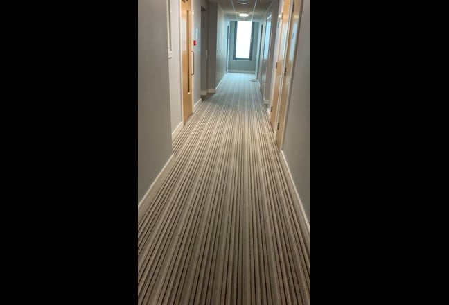 2 Bed + 2 Bath + Living Room - 7 Mins Devons Road Main Photo