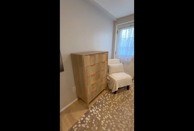 Quiet Room with Garden view in fenced backyard Main Photo