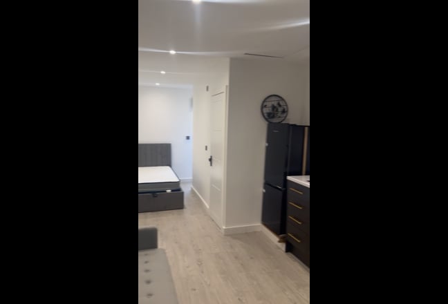 Private newly converted studio bills included Main Photo