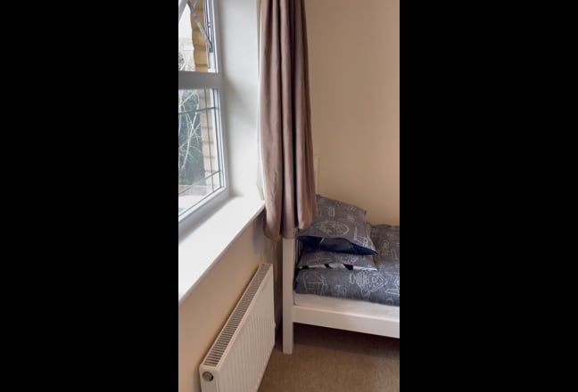 Own Bathroom Nr Hospital &pound;595 inc bills Main Photo