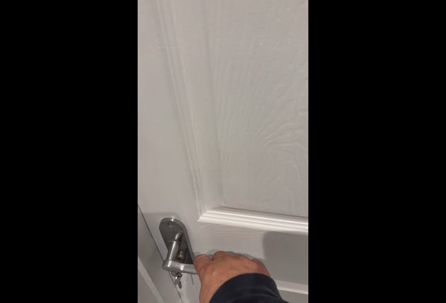 Huge bright modern room with private ensuite (We) Main Photo