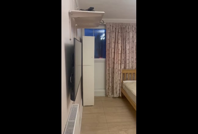 Battersea Park Near Chelsea Kings Road Large Room Main Photo