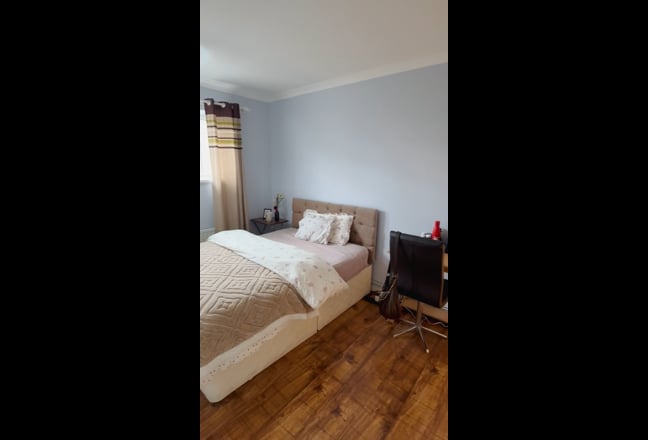 ✨Bright Double Room | 4 min to Stockwell Station✨ Main Photo